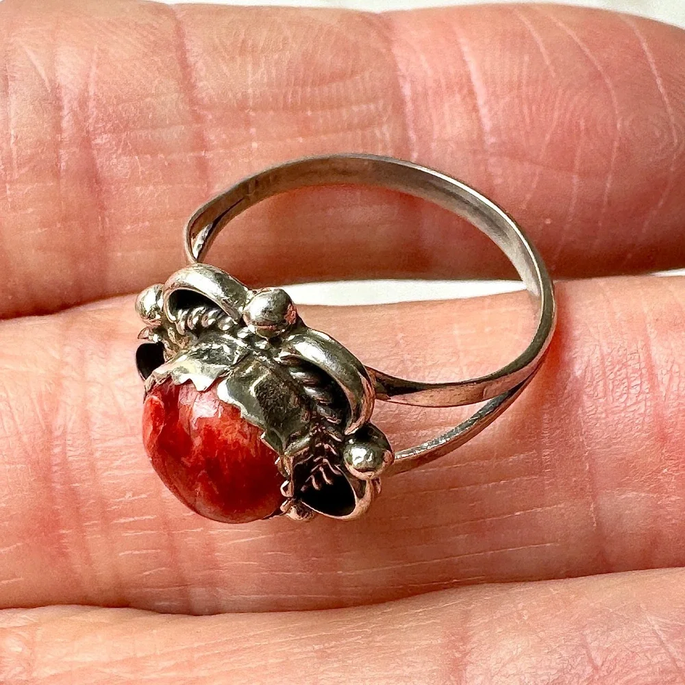 Navajo Flower Ring Red Spiny Oyster Sz 7 Sterling Silver Scalloped Native Amer